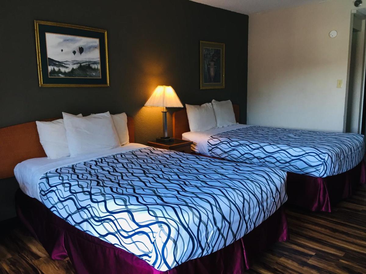 Bear Mount Inn & Suites Pigeon Forge Ngoại thất bức ảnh