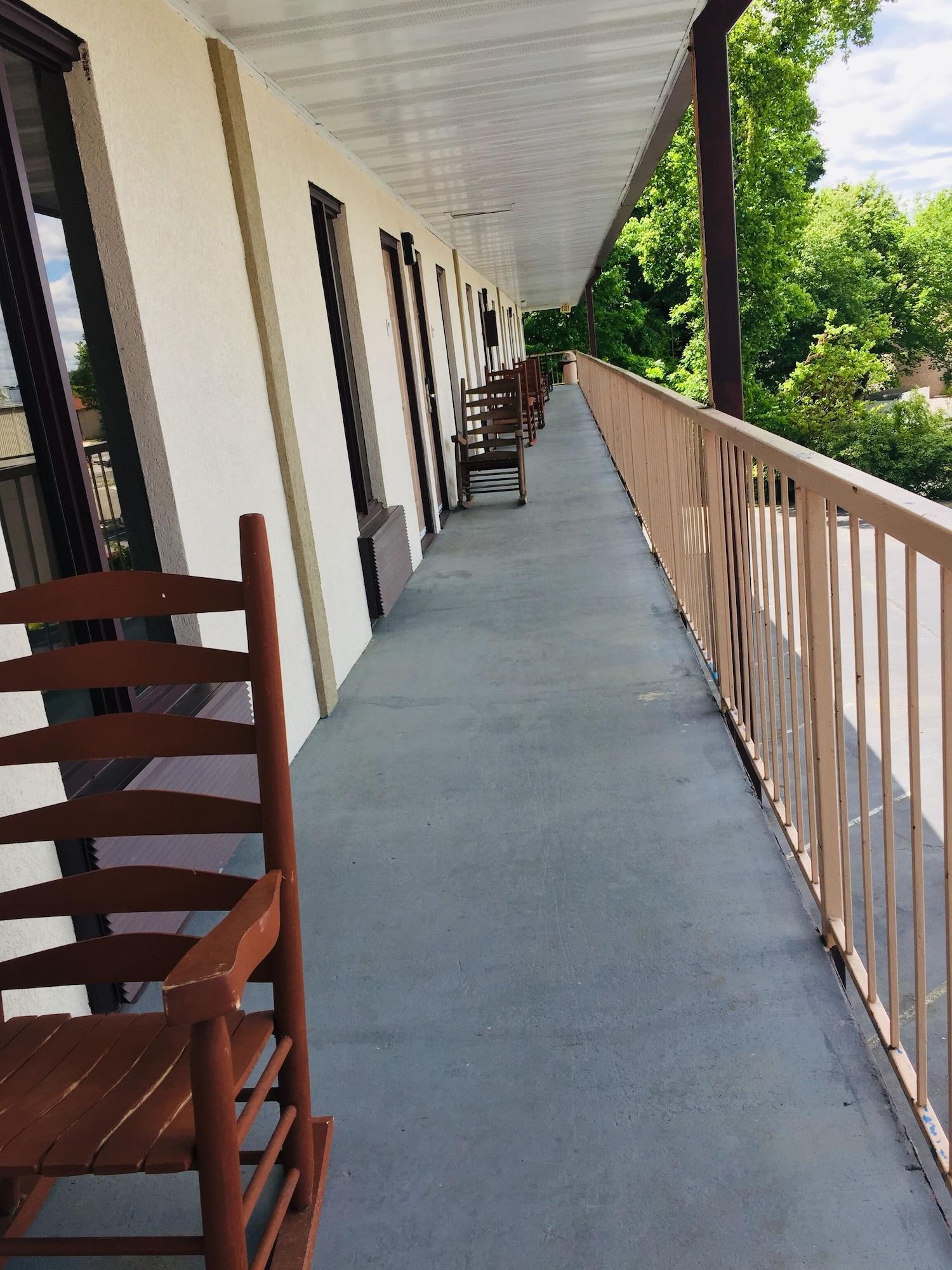Bear Mount Inn & Suites Pigeon Forge Ngoại thất bức ảnh