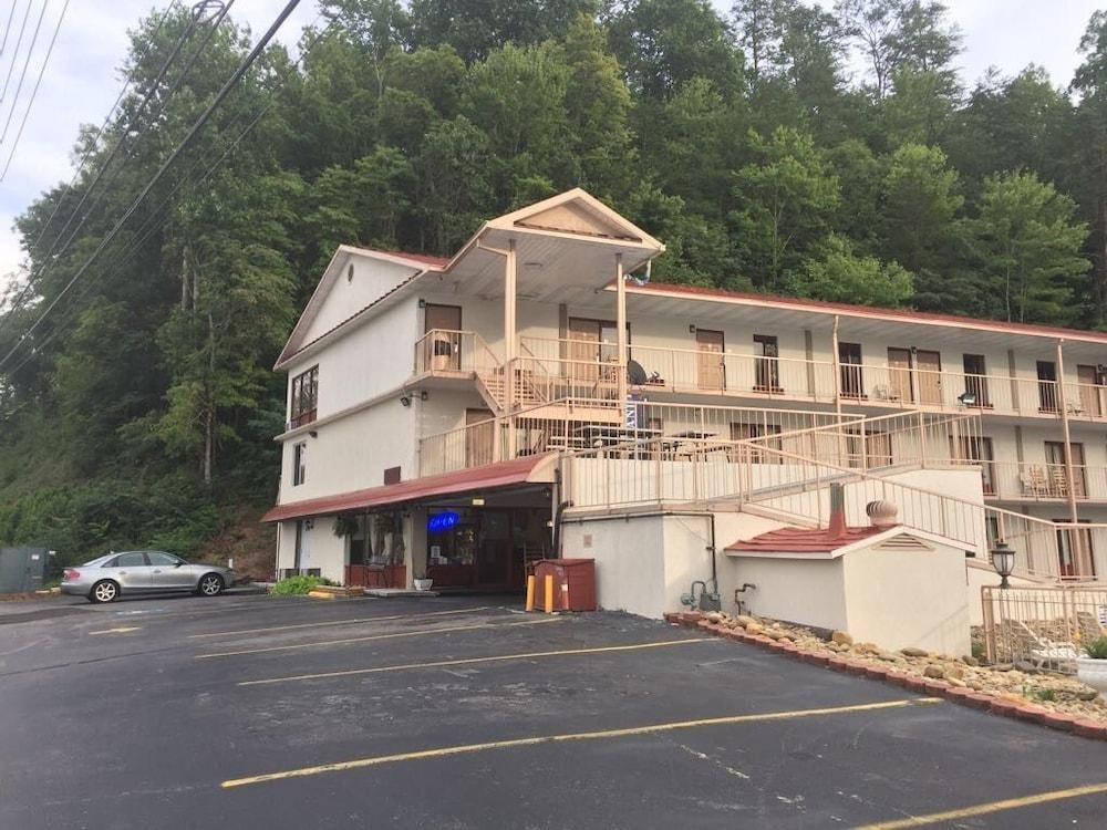 Bear Mount Inn & Suites Pigeon Forge Ngoại thất bức ảnh