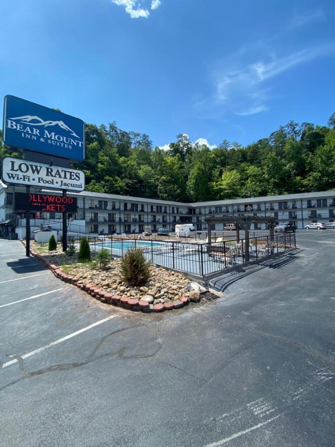 Bear Mount Inn & Suites Pigeon Forge Ngoại thất bức ảnh