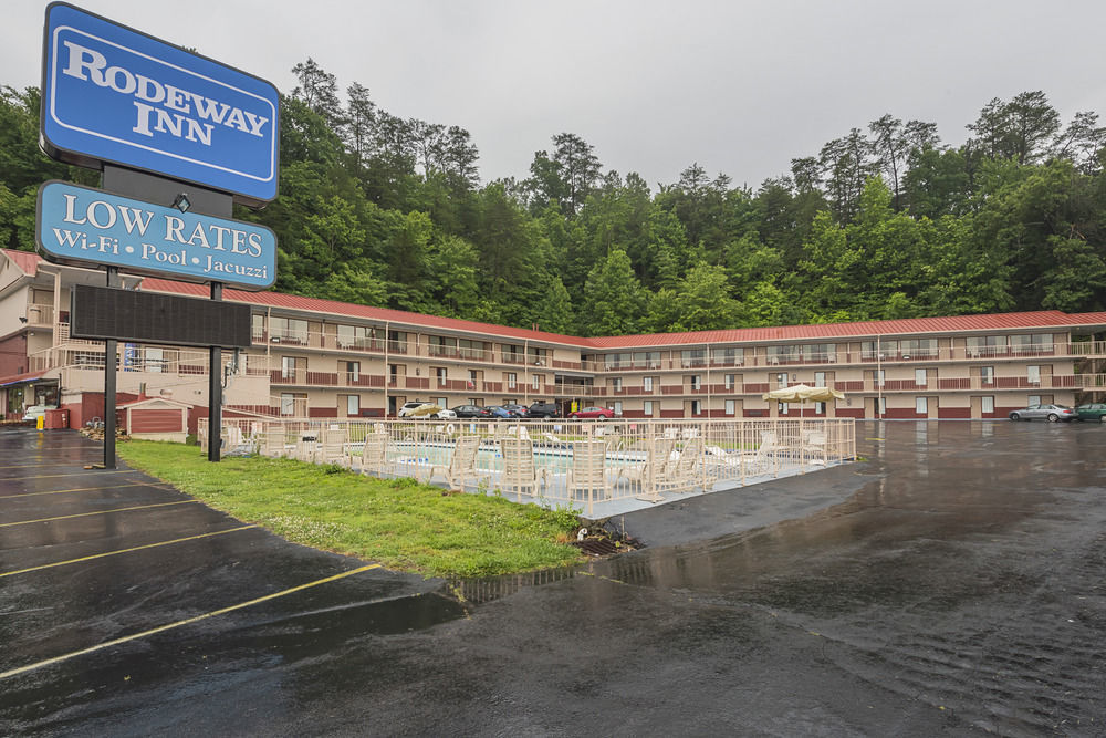 Bear Mount Inn & Suites Pigeon Forge Ngoại thất bức ảnh