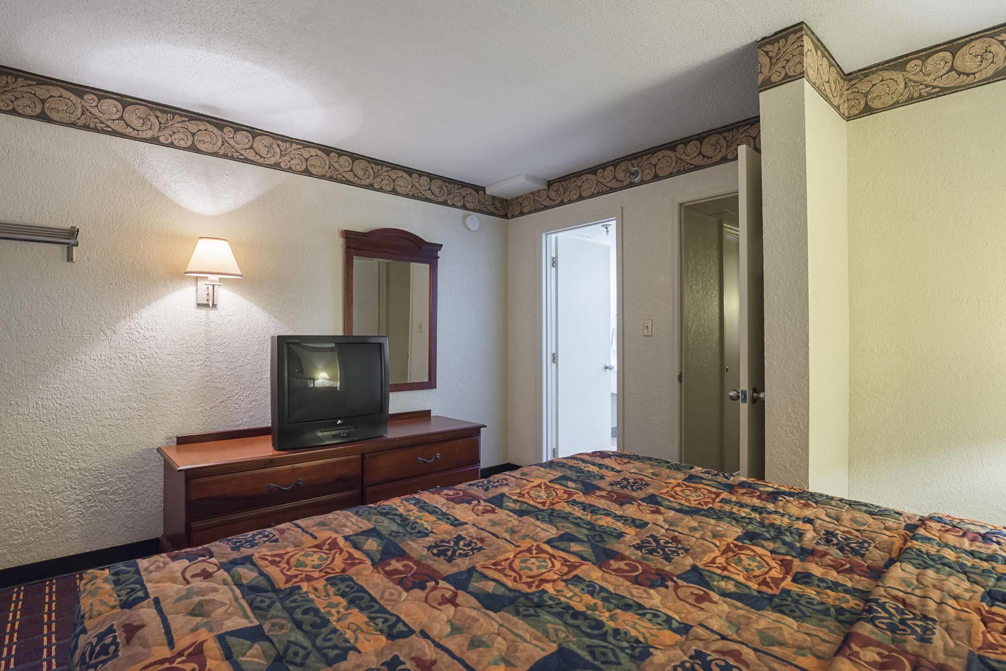 Bear Mount Inn & Suites Pigeon Forge Ngoại thất bức ảnh
